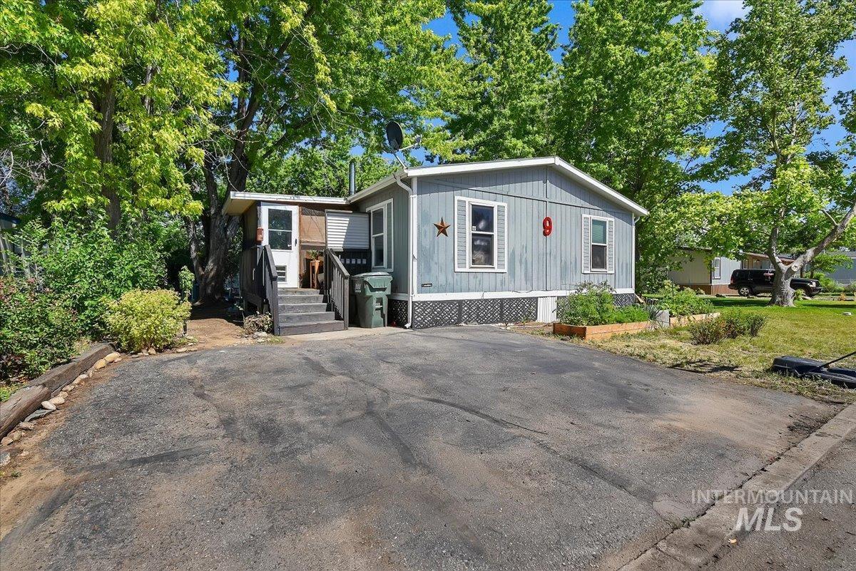 951 W Avalon, Kuna, Idaho 83634, 3 Bedrooms, 2 Bathrooms, Residential For Sale, Price $115,000, 98992792