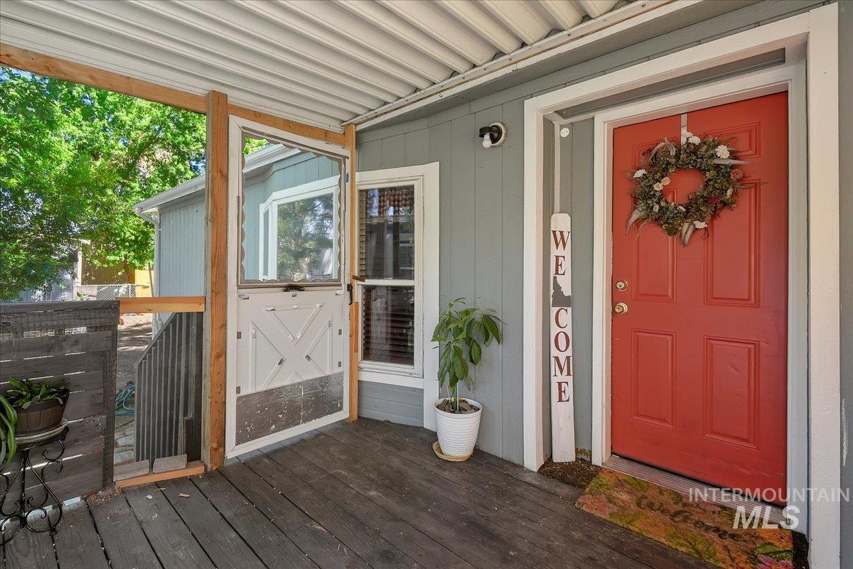 951 W Avalon, Kuna, Idaho 83634, 3 Bedrooms, 2 Bathrooms, Residential For Sale, Price $115,000, 98992792