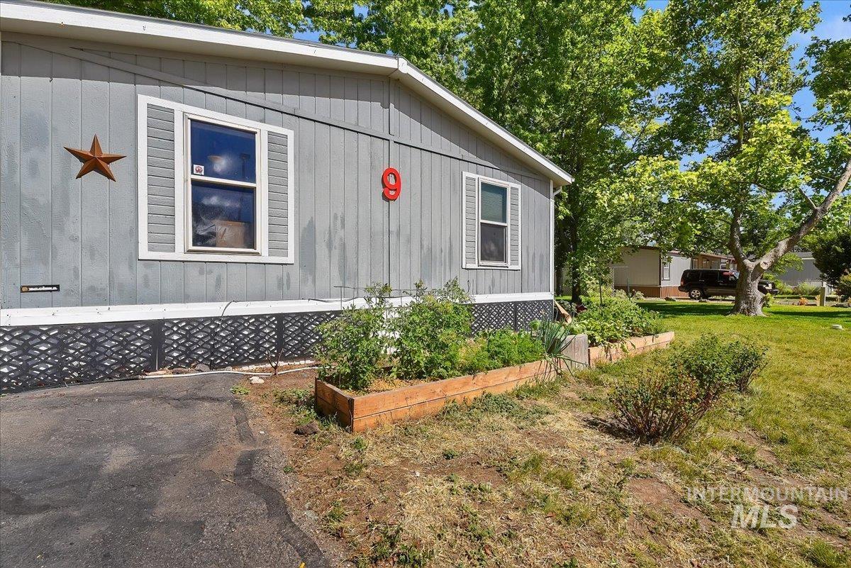 951 W Avalon, Kuna, Idaho 83634, 3 Bedrooms, 2 Bathrooms, Residential For Sale, Price $115,000, 98992792