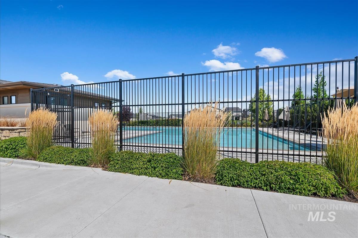 1835 E Knobcone Dr., Meridian, Idaho 83642, 4 Bedrooms, 2.5 Bathrooms, Residential For Sale, Price $567,900,MLS 98992803
