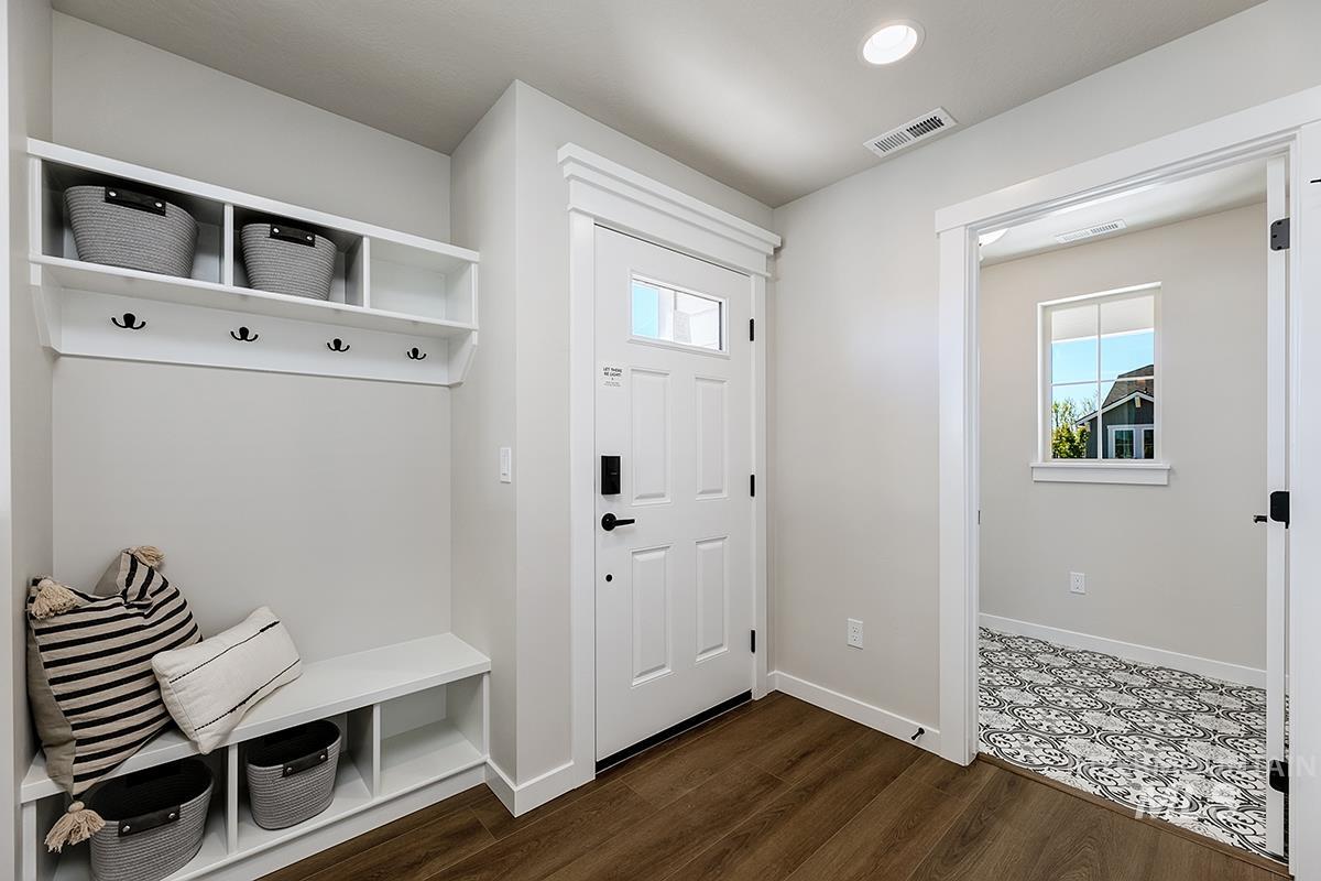 1712 E Hadler St., Meridian, Idaho 83642, 3 Bedrooms, 2 Bathrooms, Residential For Sale, Price $447,800, 98992804