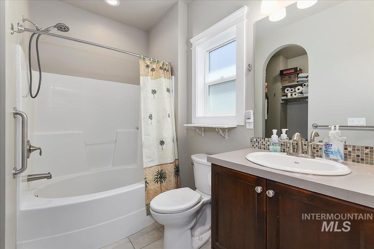 1484 E Summerplace St., Meridian, Idaho 83646, 3 Bedrooms, 2.5 Bathrooms, Residential For Sale, Price $539,000, 98992805