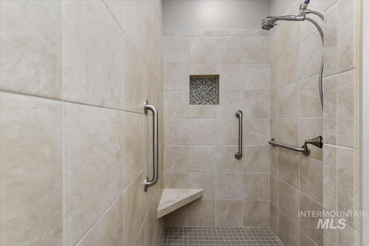 1484 E Summerplace St., Meridian, Idaho 83646, 3 Bedrooms, 2.5 Bathrooms, Residential For Sale, Price $524,000,MLS 98992805