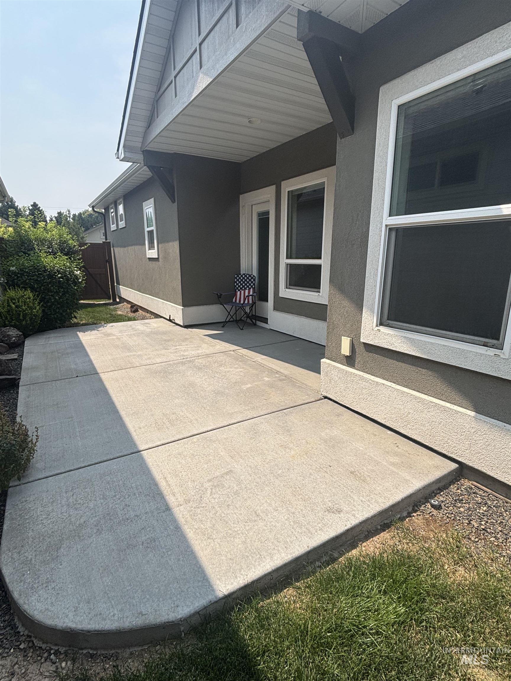 1484 E Summerplace St., Meridian, Idaho 83646, 3 Bedrooms, 2.5 Bathrooms, Residential For Sale, Price $524,000,MLS 98992805