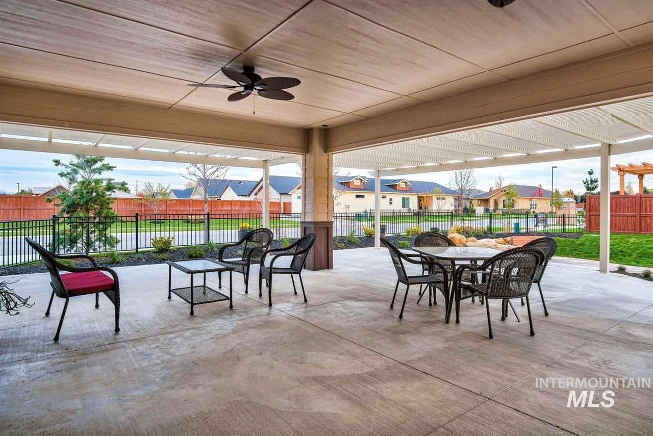 1484 E Summerplace St., Meridian, Idaho 83646, 3 Bedrooms, 2.5 Bathrooms, Residential For Sale, Price $524,000,MLS 98992805