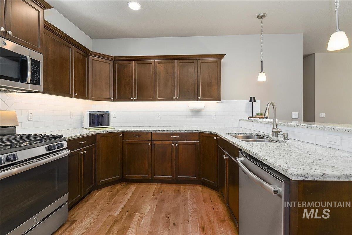 1484 E Summerplace St., Meridian, Idaho 83646, 3 Bedrooms, 2.5 Bathrooms, Residential For Sale, Price $524,000,MLS 98992805