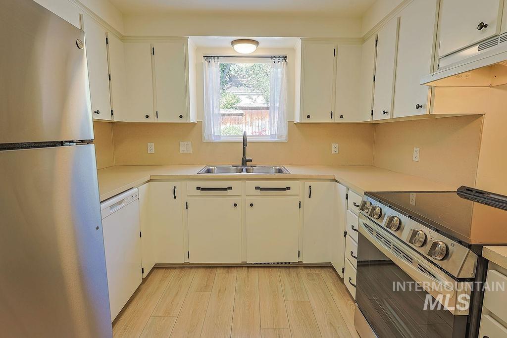 640 Morrison Street, Twin Falls, Idaho 83301, 2 Bedrooms, 2 Bathrooms, Residential For Sale, Price $318,500,MLS 98992808
