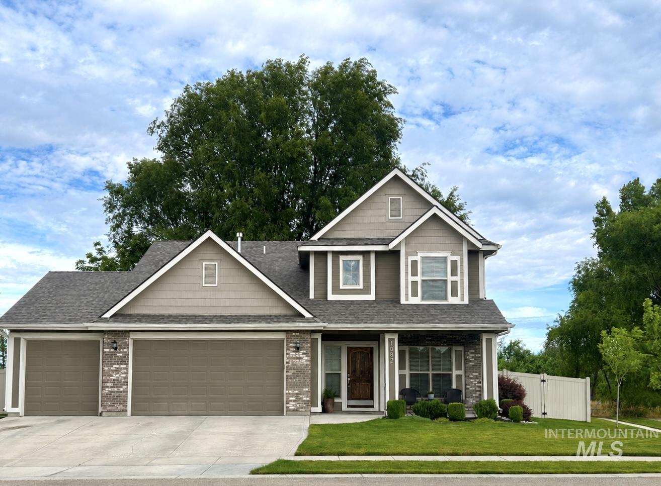 1082 N Powder River Drive, Middleton, Idaho 83644, 4 Bedrooms, 2.5 Bathrooms, Residential For Sale, Price $550,000, 98992809