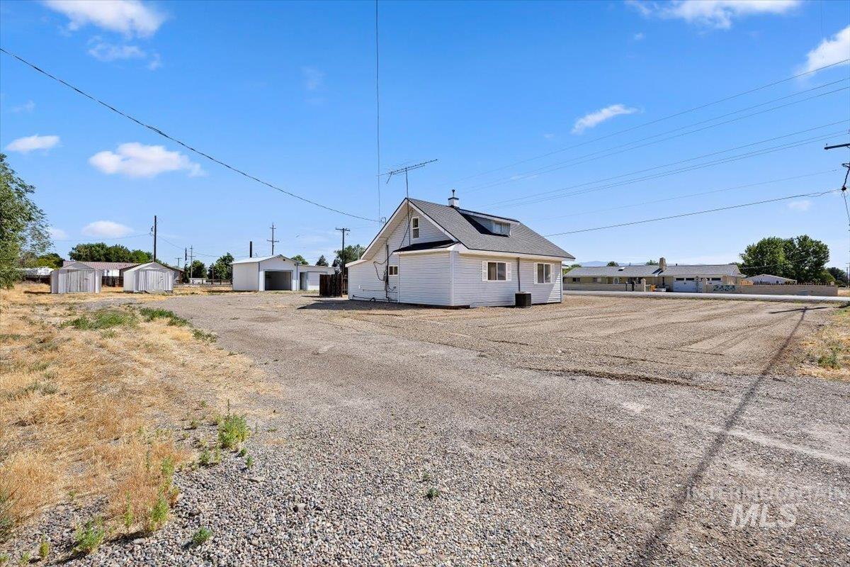 2415 Canyon Creek Rd, Mountain Home, Idaho 83647-5939, 3 Bedrooms, 1 Bathroom, Residential For Sale, Price $319,900,MLS 98992810