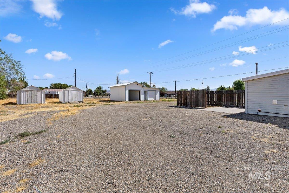 2415 Canyon Creek Rd, Mountain Home, Idaho 83647-5939, 3 Bedrooms, 1 Bathroom, Residential For Sale, Price $319,900,MLS 98992810