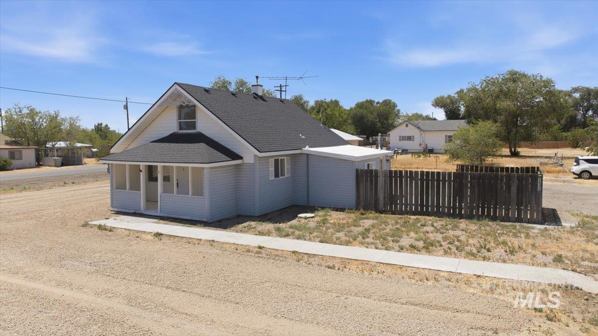 2415 Canyon Creek Rd, Mountain Home, Idaho 83647-5939, 3 Bedrooms, 1 Bathroom, Residential For Sale, Price $319,900,MLS 98992810
