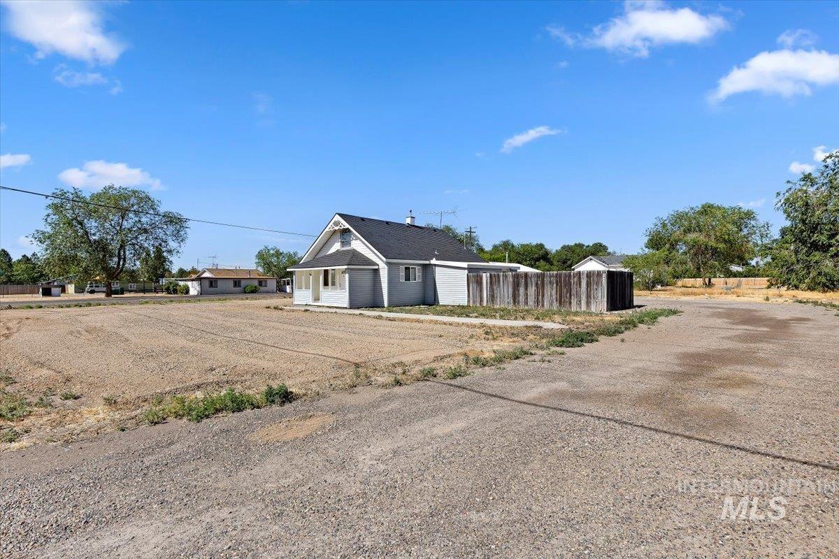 2415 Canyon Creek Rd, Mountain Home, Idaho 83647-5939, 3 Bedrooms, 1 Bathroom, Residential For Sale, Price $319,900,MLS 98992810