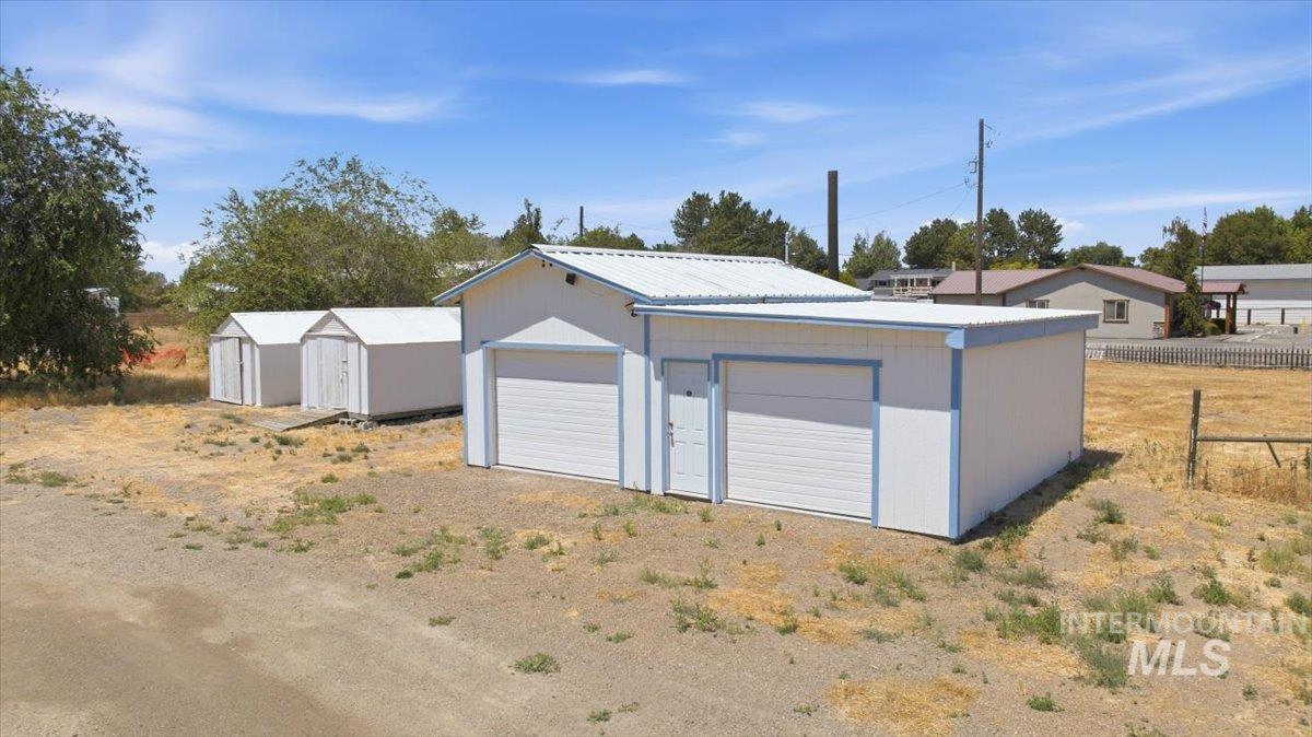 2415 Canyon Creek Rd, Mountain Home, Idaho 83647-5939, 3 Bedrooms, 1 Bathroom, Residential For Sale, Price $319,900,MLS 98992810