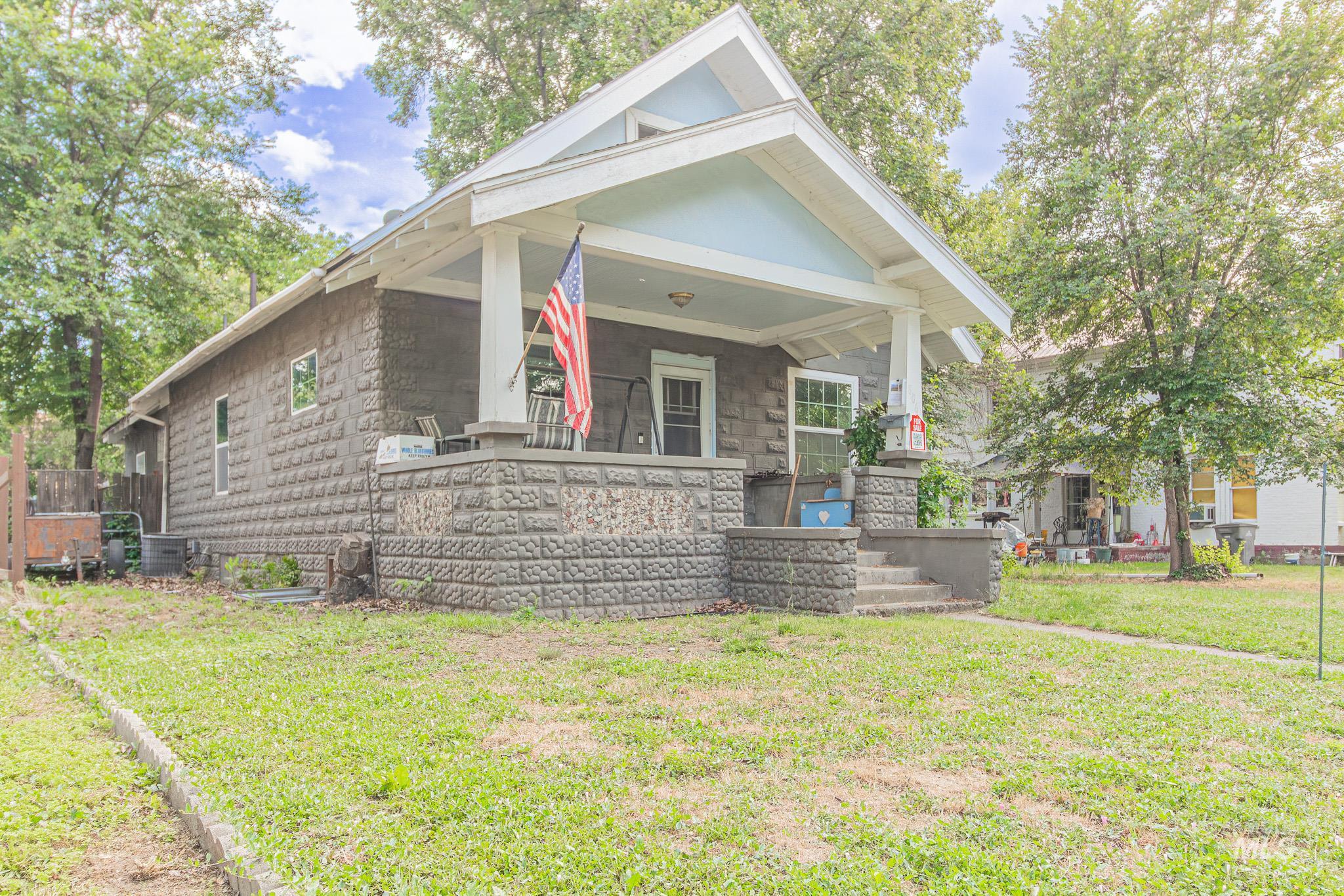 806 9th Ave., Lewiston, Idaho 83501, 6 Bedrooms, 2 Bathrooms, Residential For Sale, Price $424,900, 98992816
