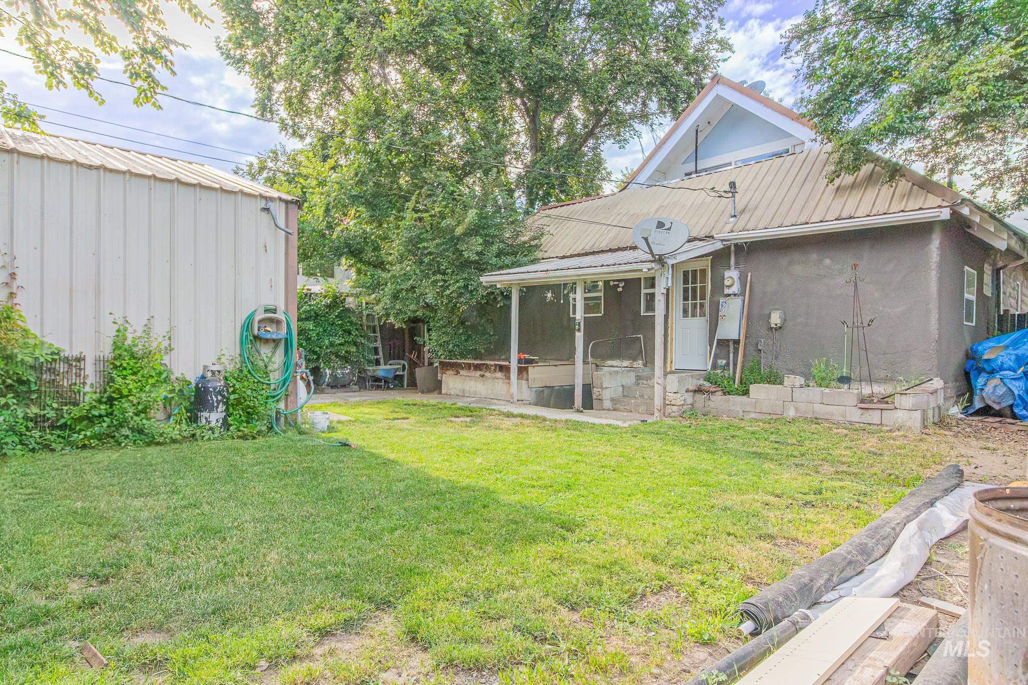 806 9th Ave., Lewiston, Idaho 83501, 6 Bedrooms, 2 Bathrooms, Residential For Sale, Price $424,900, 98992816