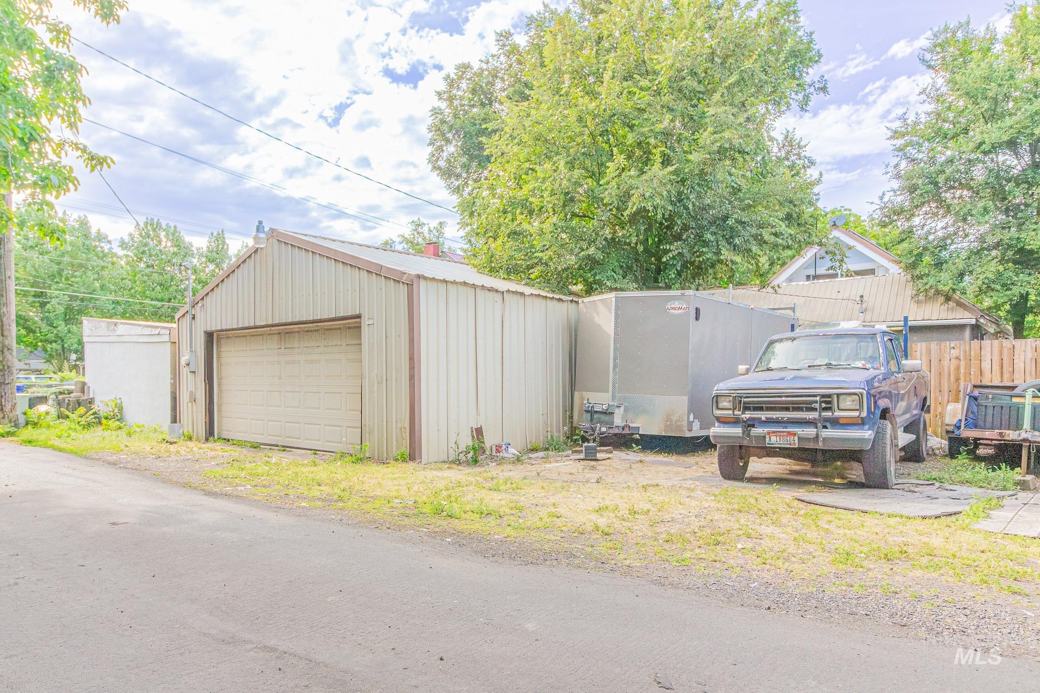 806 9th Ave., Lewiston, Idaho 83501, 6 Bedrooms, 2 Bathrooms, Residential For Sale, Price $424,900, 98992816