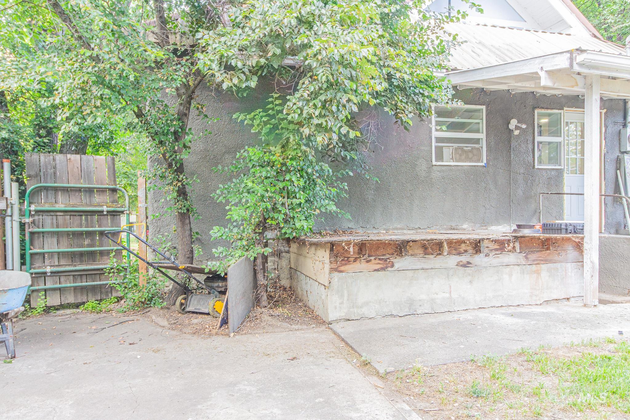 806 9th Ave., Lewiston, Idaho 83501, 6 Bedrooms, 2 Bathrooms, Residential For Sale, Price $424,900, 98992816