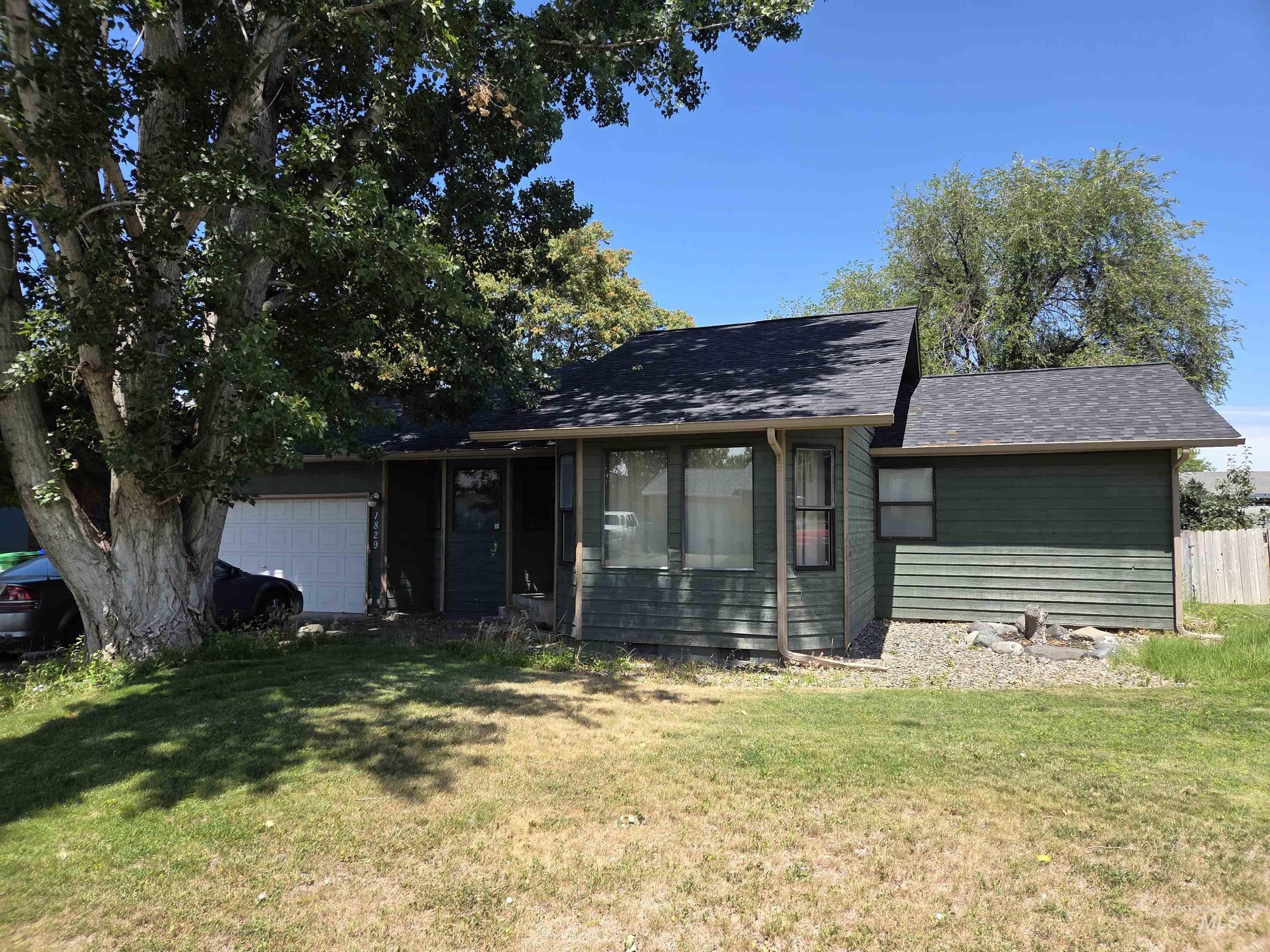 1829 Birch Avenue, Lewiston, Idaho 83501, 4 Bedrooms, 2 Bathrooms, Residential For Sale, Price $399,000, 98992819