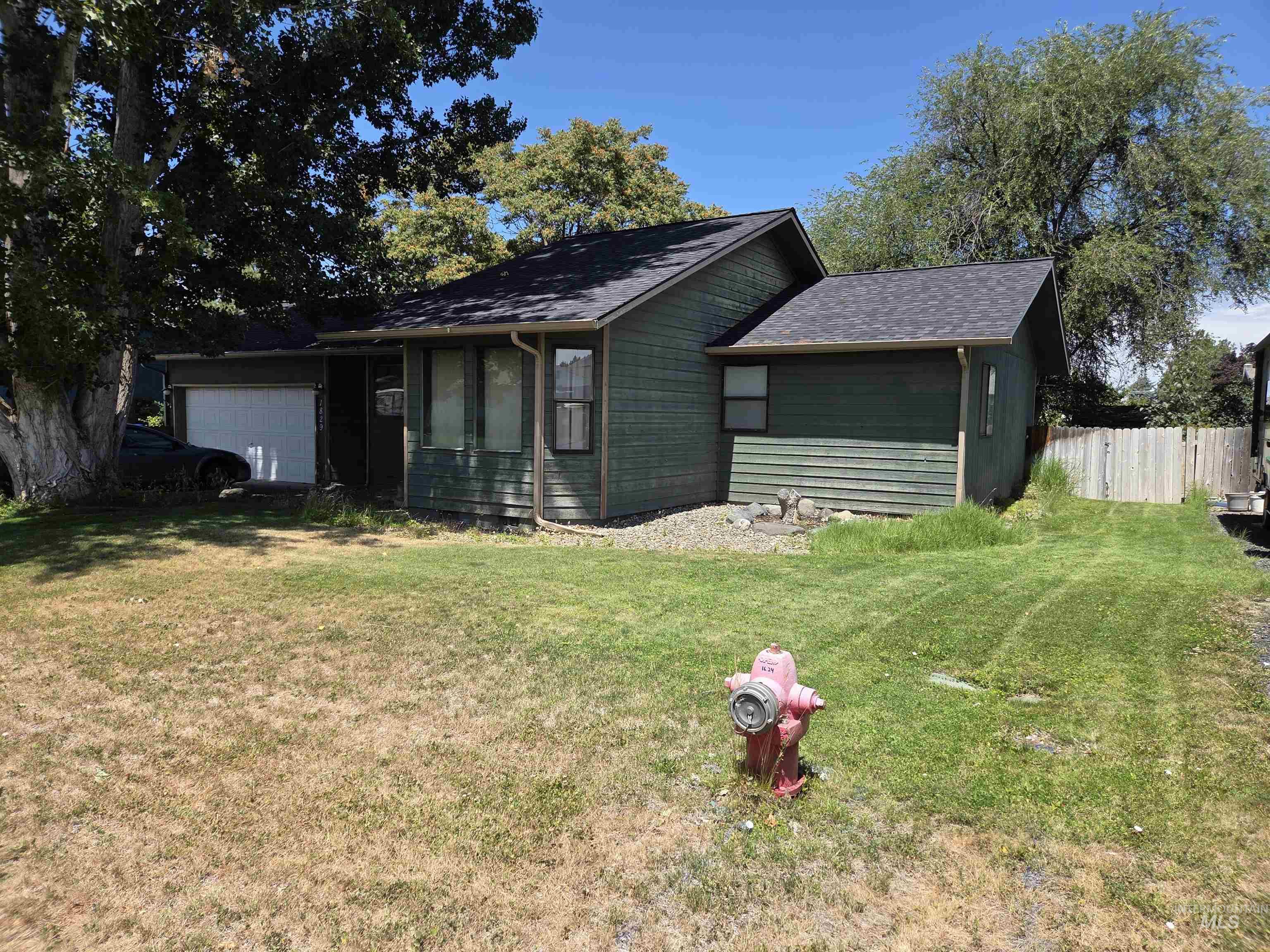 1829 Birch Avenue, Lewiston, Idaho 83501, 4 Bedrooms, 2 Bathrooms, Residential For Sale, Price $399,000, 98992819