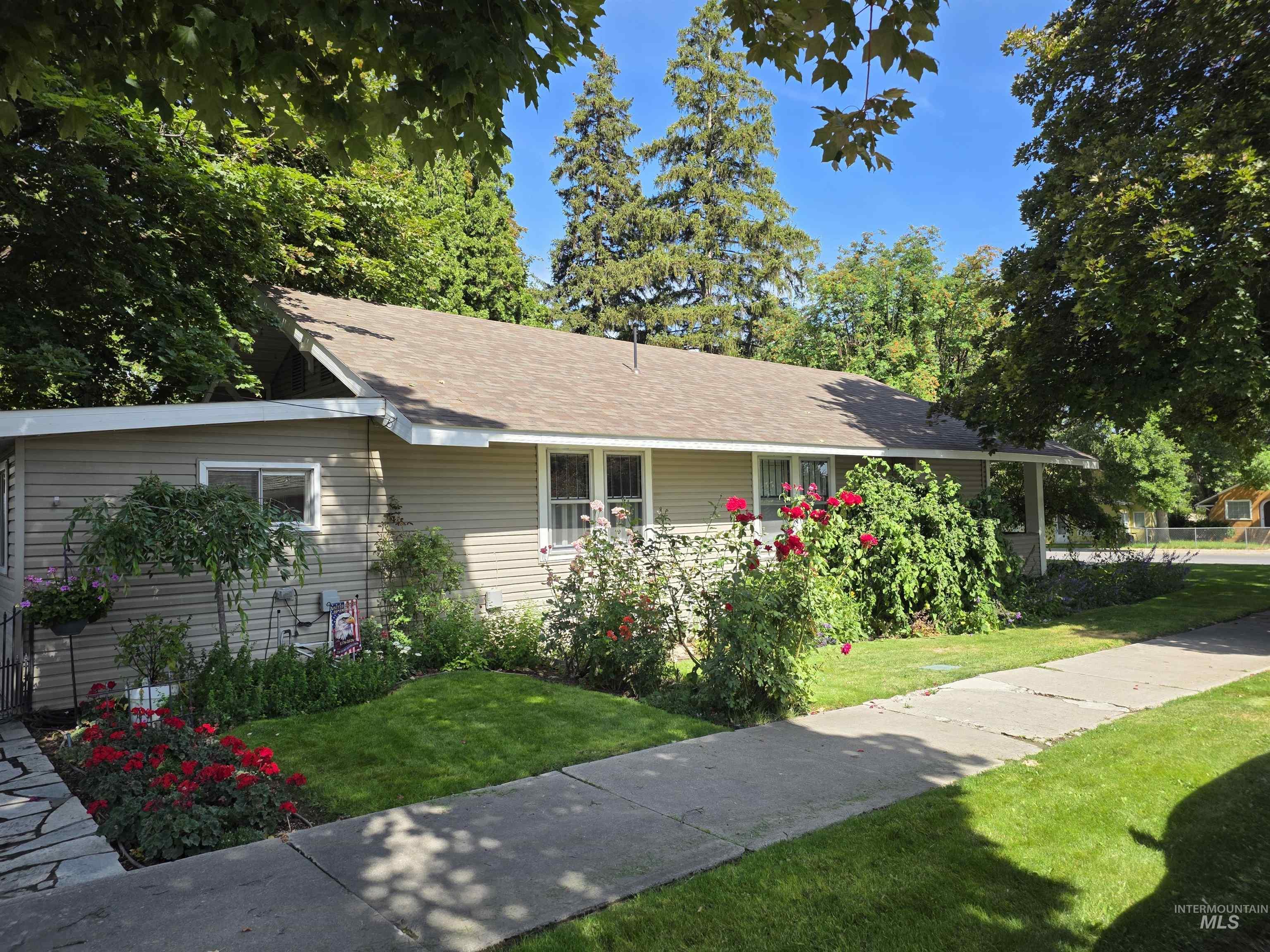 421 E Main, Jerome, Idaho 83338, 2 Bedrooms, 2 Bathrooms, Residential For Sale, Price $389,000, 98992820