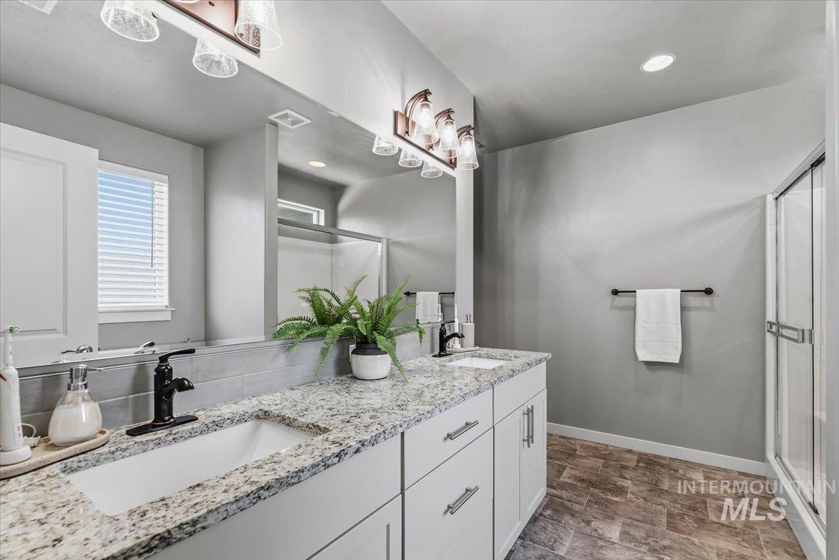 5585 E Upminster St., Nampa, Idaho 83687, 5 Bedrooms, 2.5 Bathrooms, Residential For Sale, Price $550,000,MLS 98992825