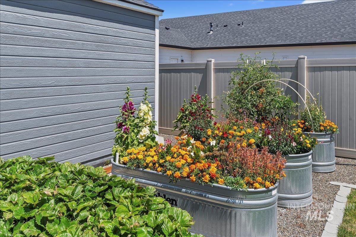 5585 E Upminster St., Nampa, Idaho 83687, 5 Bedrooms, 2.5 Bathrooms, Residential For Sale, Price $550,000,MLS 98992825