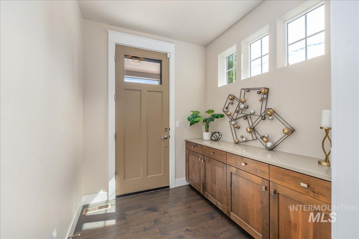 251 W Lockhart Lane, Meridian, Idaho 83646, 2 Bedrooms, 2 Bathrooms, Residential For Sale, Price $609,000,MLS 98992826