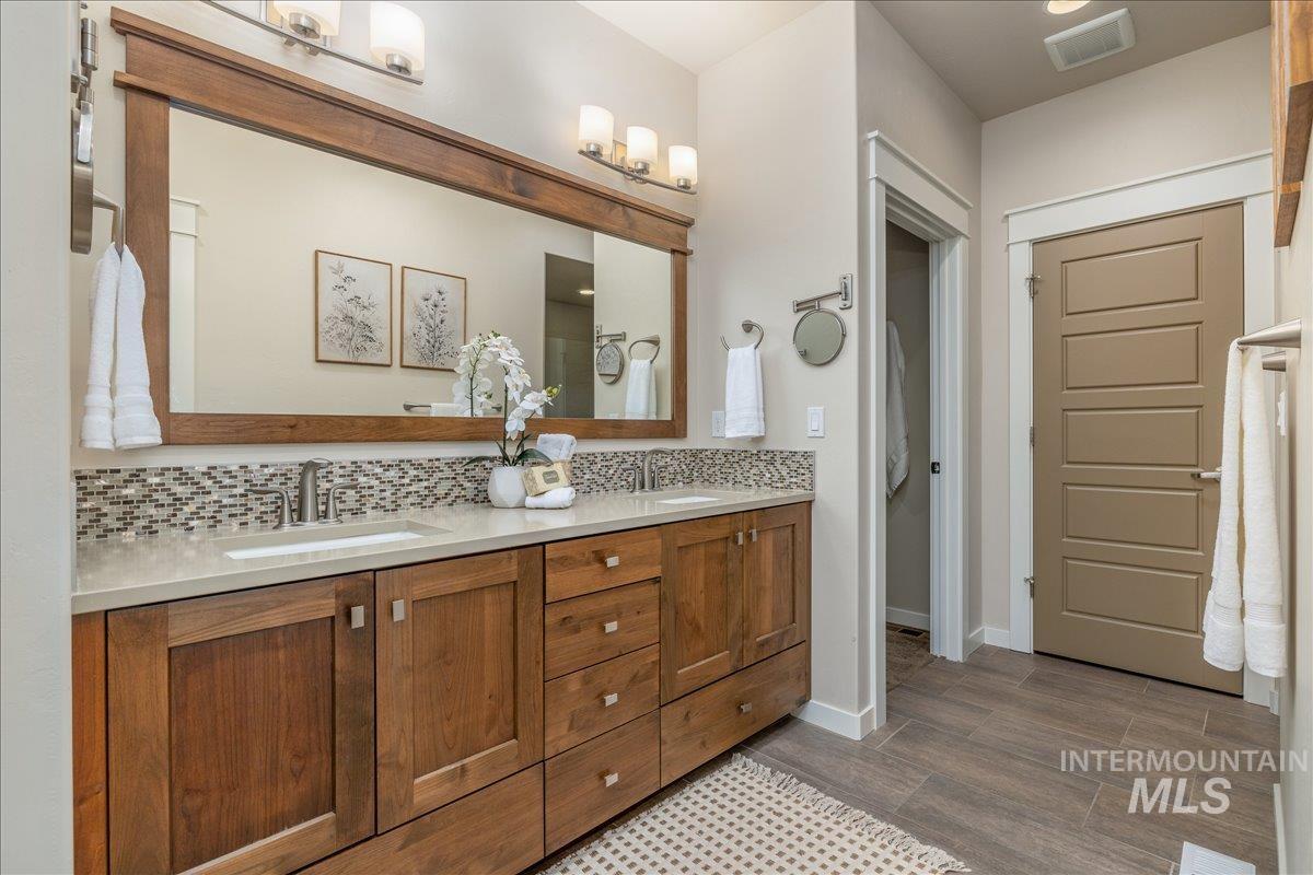 251 W Lockhart Lane, Meridian, Idaho 83646, 2 Bedrooms, 2 Bathrooms, Residential For Sale, Price $609,000,MLS 98992826
