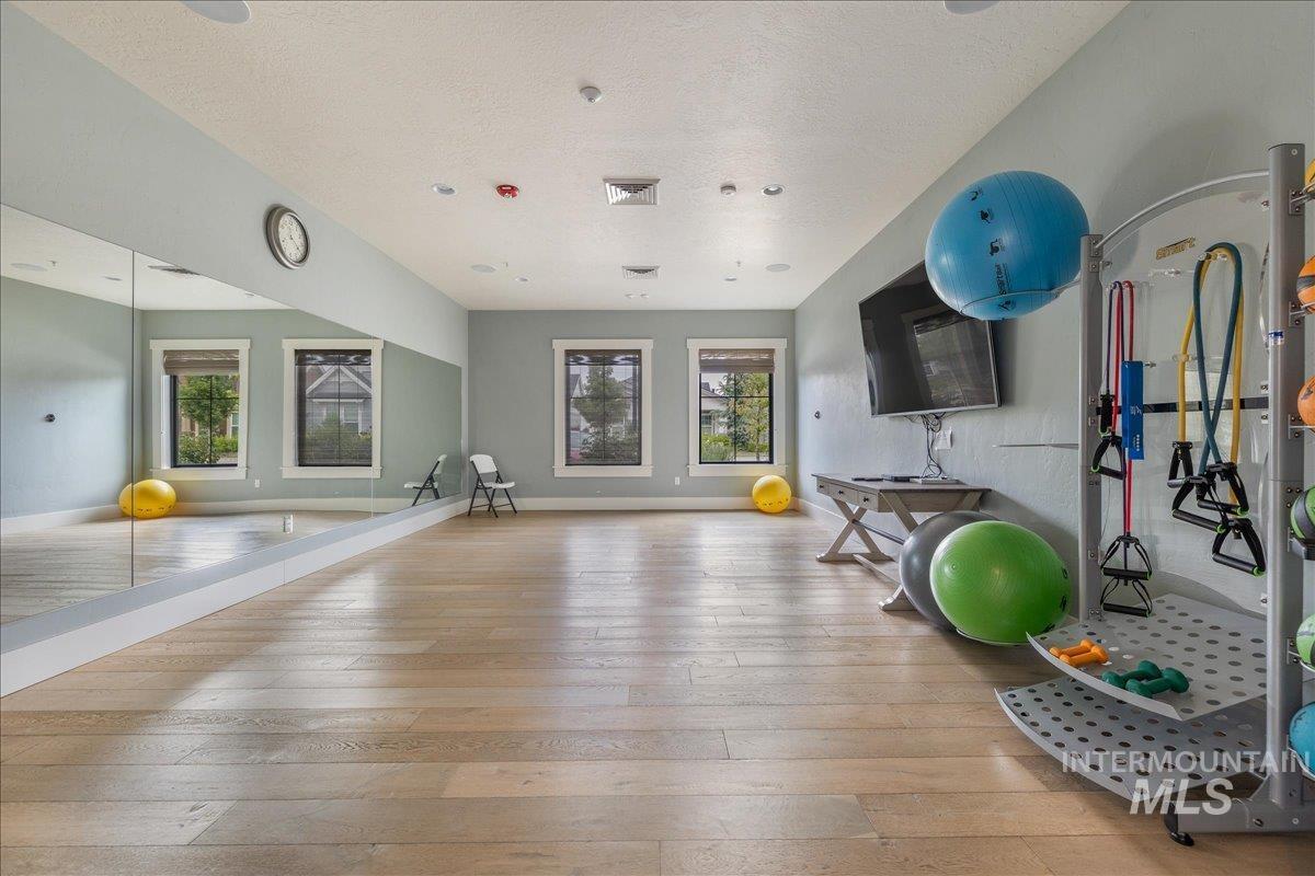 251 W Lockhart Lane, Meridian, Idaho 83646, 2 Bedrooms, 2 Bathrooms, Residential For Sale, Price $609,000,MLS 98992826
