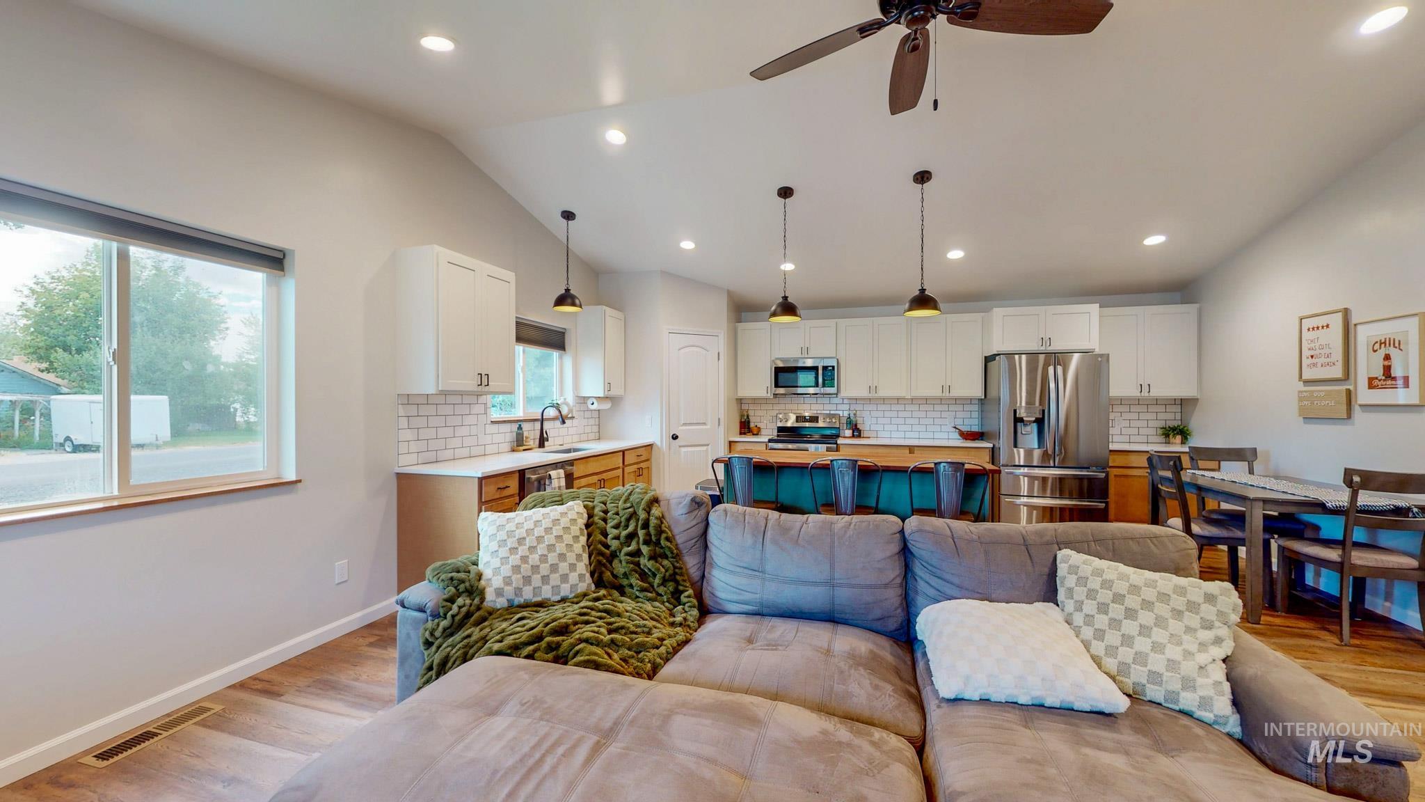 1017 Colorado Street, Gooding, Idaho 83330, 3 Bedrooms, 2 Bathrooms, Residential For Sale, Price $290,000, 98992830