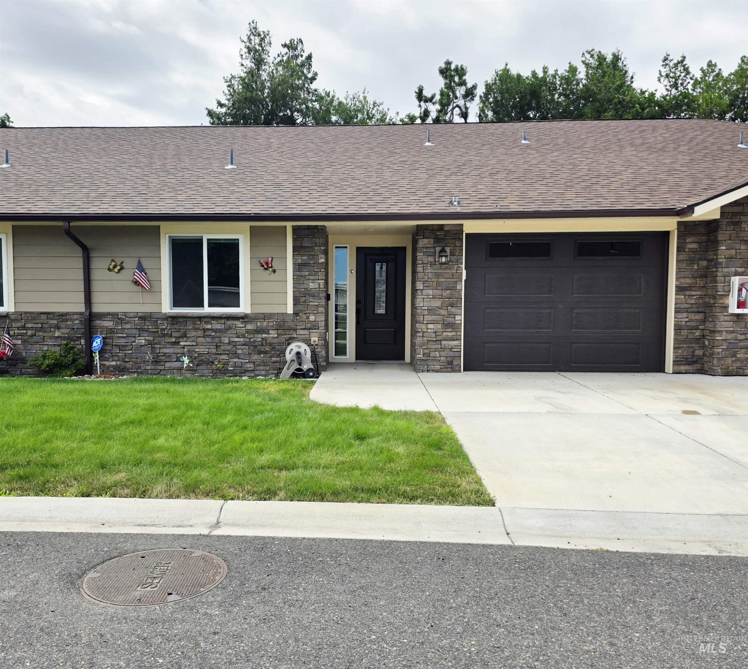 3438 5th St, Lewiston, Idaho 83501, 2 Bedrooms, 2 Bathrooms, Residential For Sale, Price $297,000,MLS 98992832