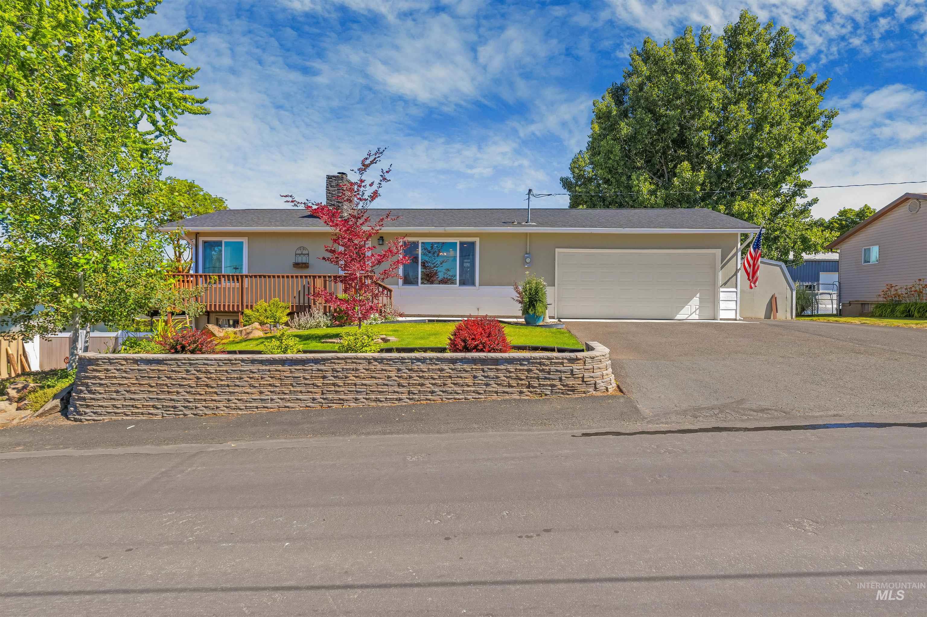 1303 Hemlock Avenue, Lewiston, Idaho 83501, 5 Bedrooms, 3 Bathrooms, Residential For Sale, Price $579,000,MLS 98992834