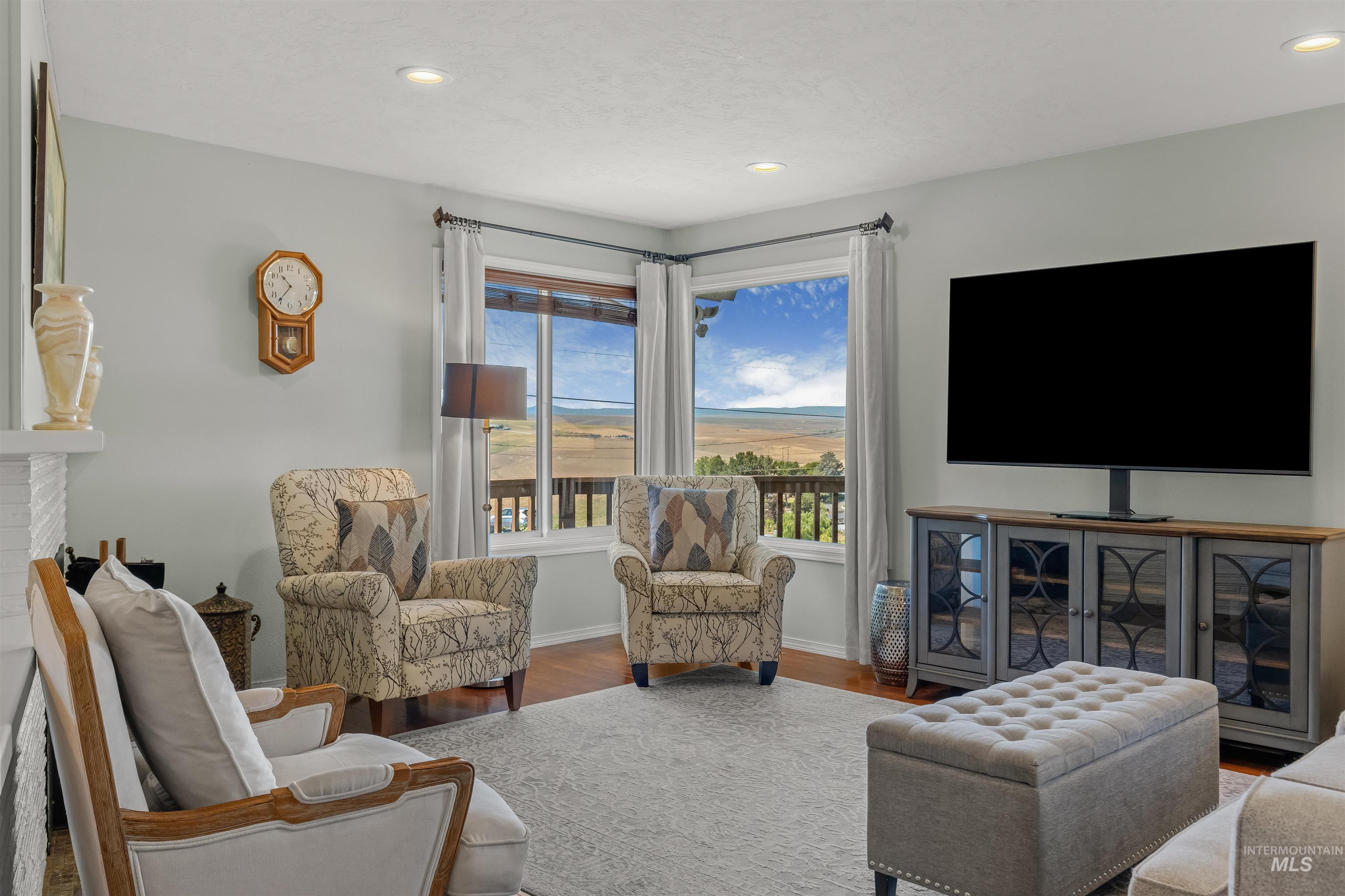 1303 Hemlock Avenue, Lewiston, Idaho 83501, 5 Bedrooms, 3 Bathrooms, Residential For Sale, Price $579,000,MLS 98992834