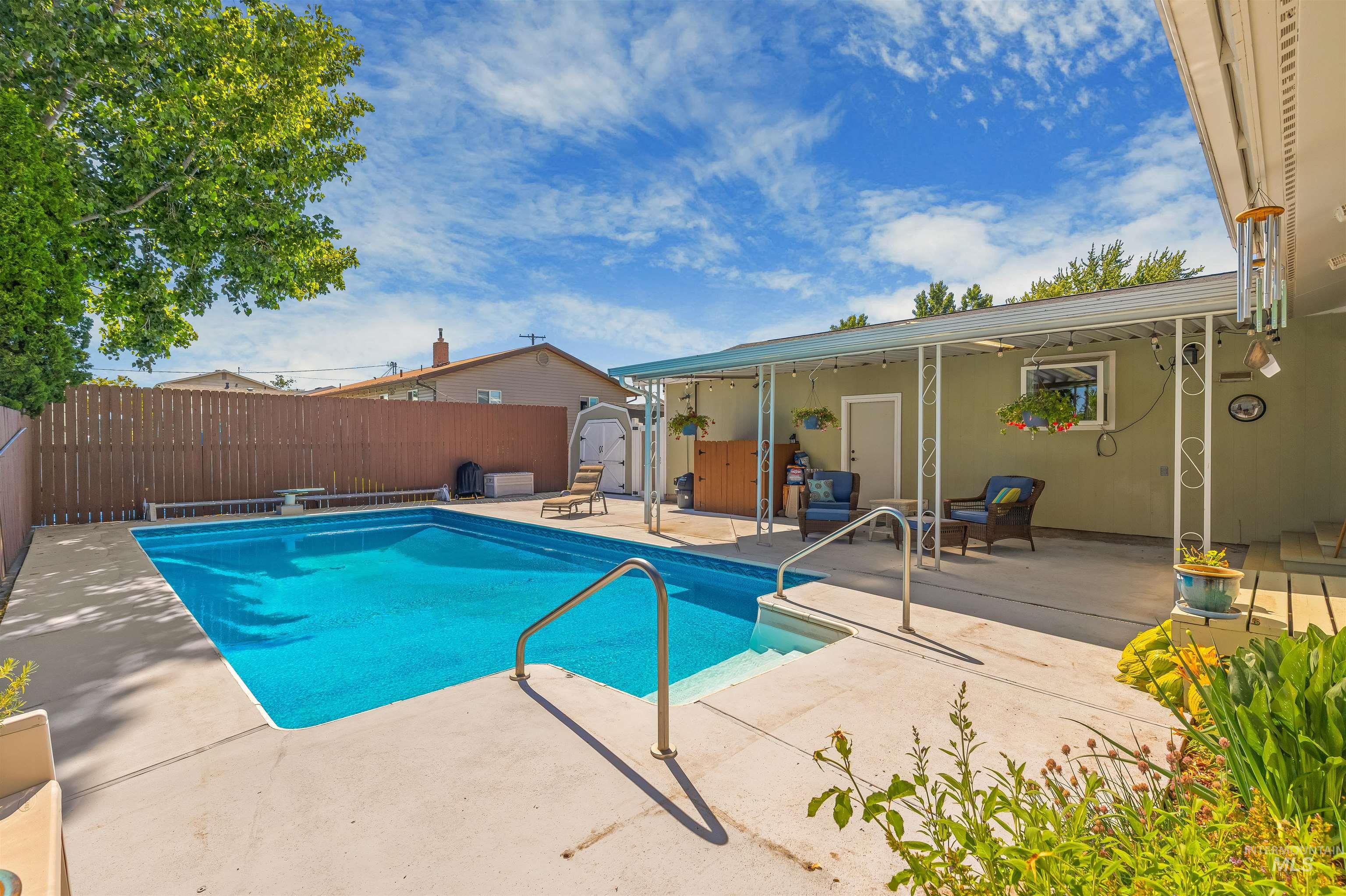 1303 Hemlock Avenue, Lewiston, Idaho 83501, 5 Bedrooms, 3 Bathrooms, Residential For Sale, Price $579,000,MLS 98992834