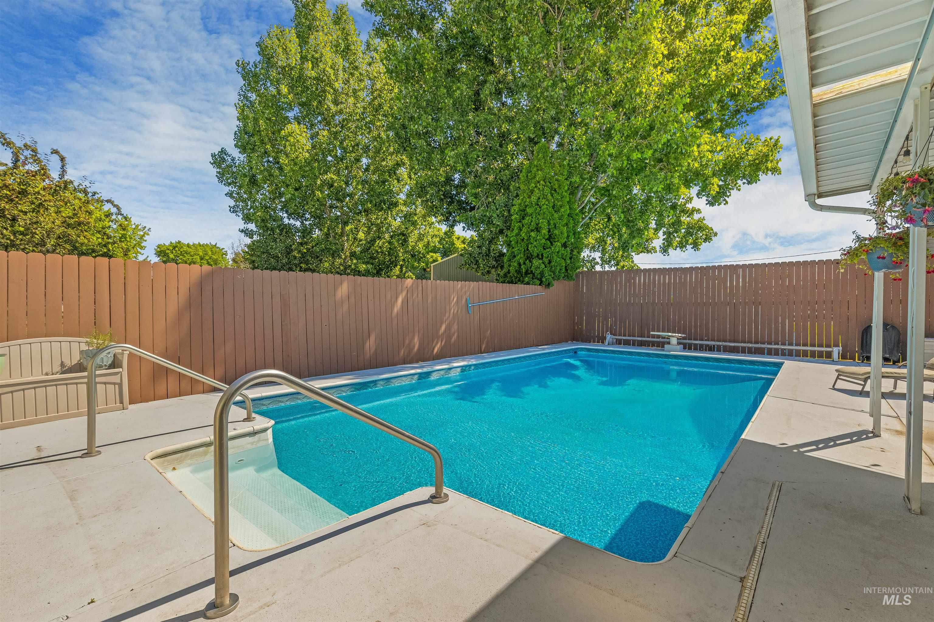 1303 Hemlock Avenue, Lewiston, Idaho 83501, 5 Bedrooms, 3 Bathrooms, Residential For Sale, Price $579,000,MLS 98992834