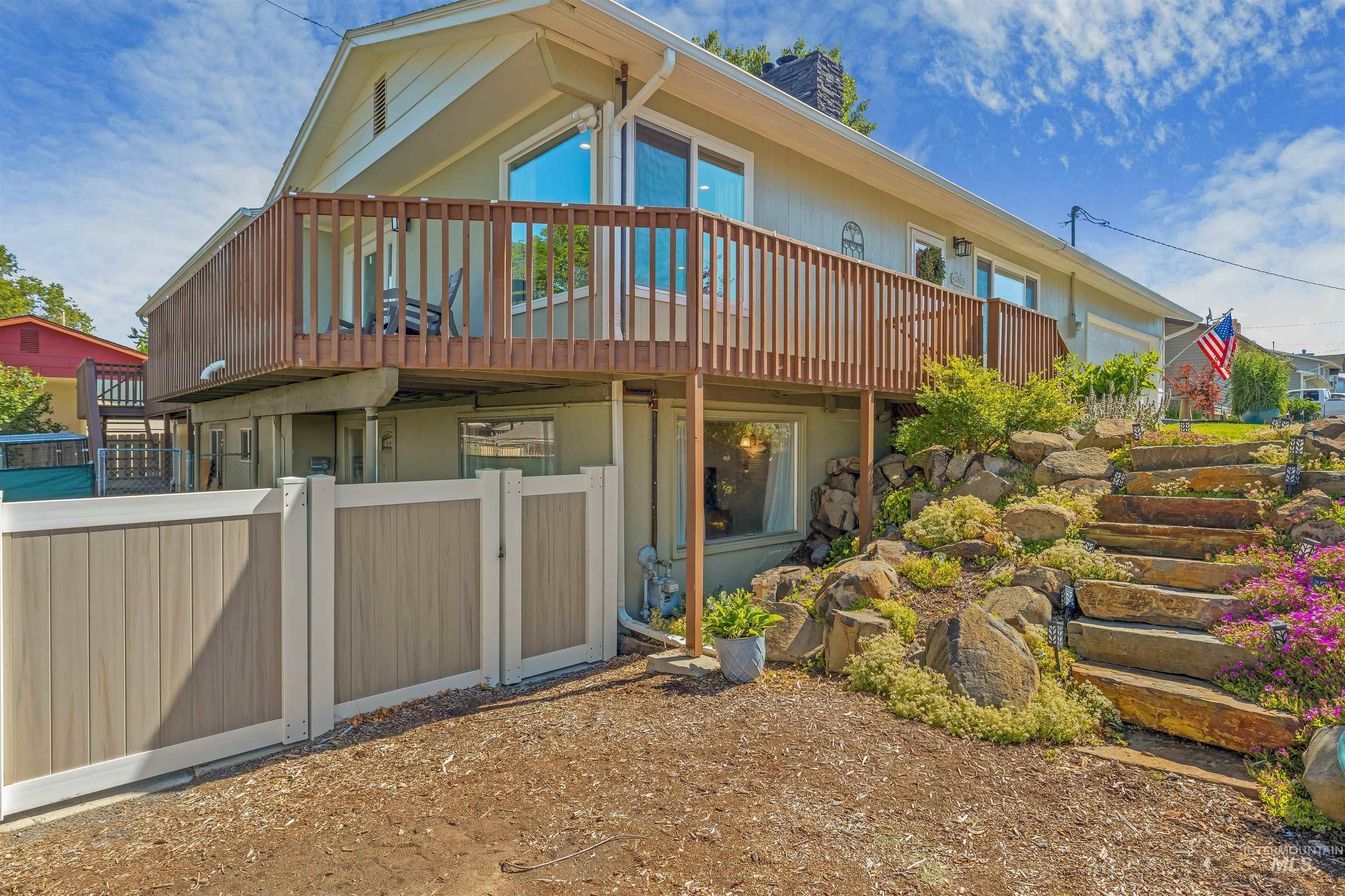 1303 Hemlock Avenue, Lewiston, Idaho 83501, 5 Bedrooms, 3 Bathrooms, Residential For Sale, Price $579,000,MLS 98992834