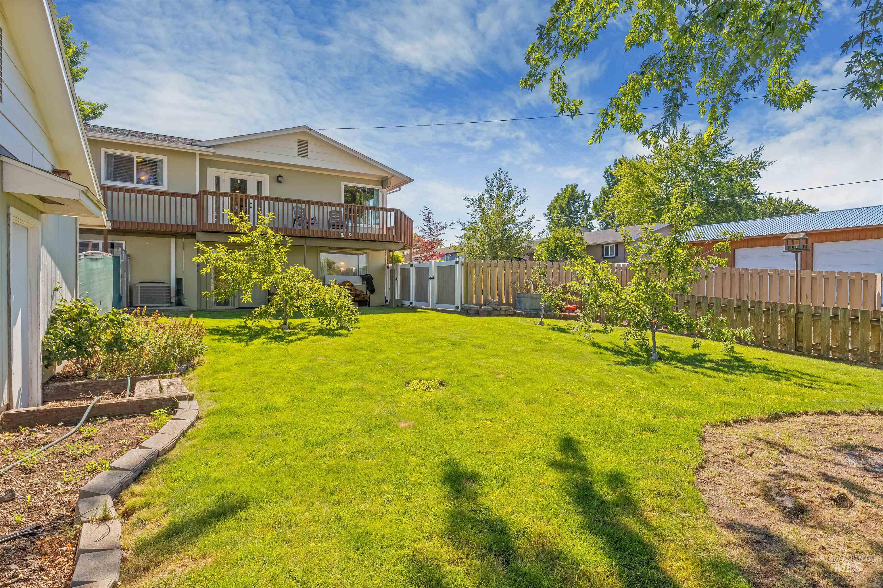 1303 Hemlock Avenue, Lewiston, Idaho 83501, 5 Bedrooms, 3 Bathrooms, Residential For Sale, Price $579,000,MLS 98992834