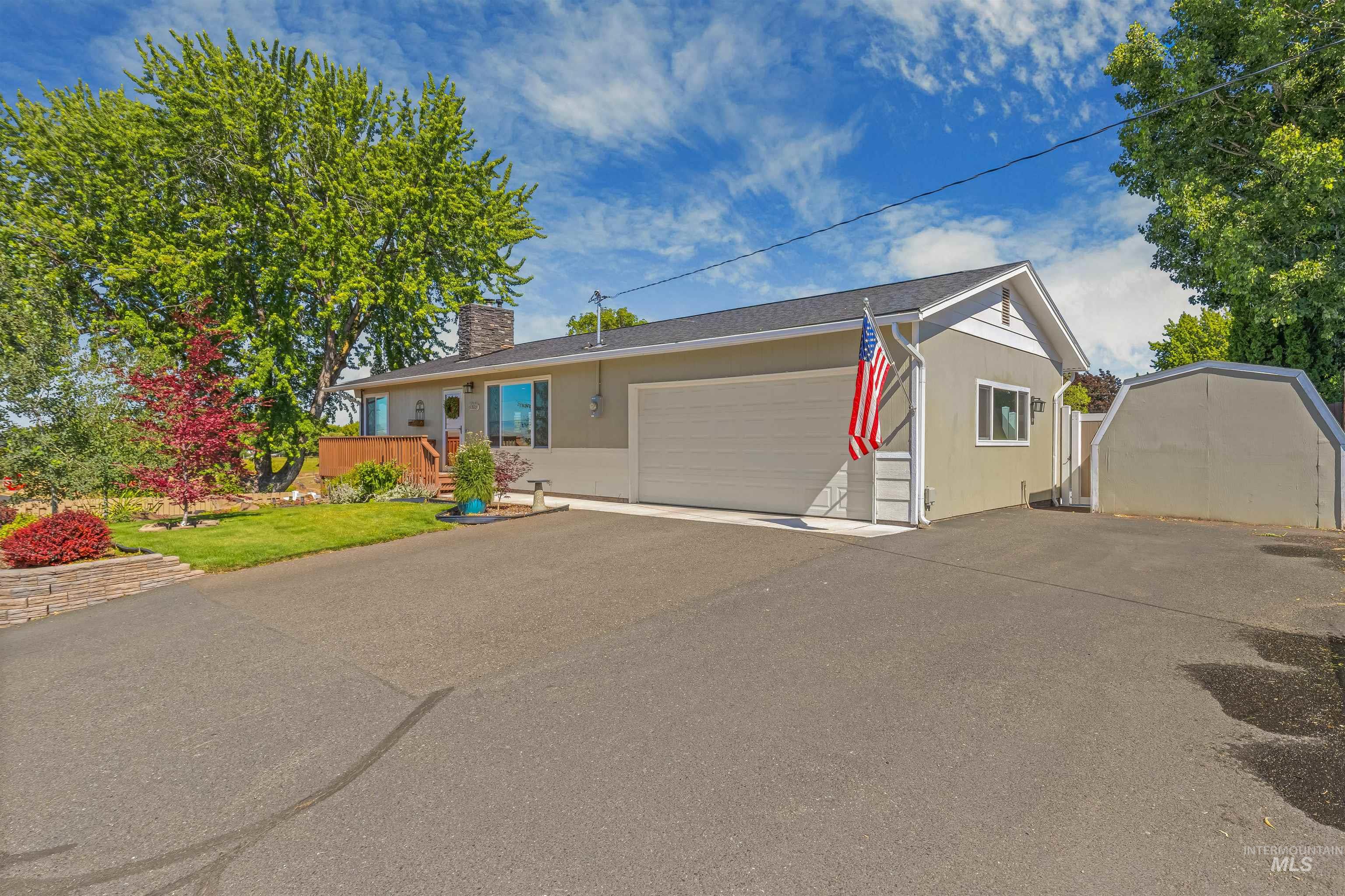 1303 Hemlock Avenue, Lewiston, Idaho 83501, 5 Bedrooms, 3 Bathrooms, Residential For Sale, Price $579,000,MLS 98992834
