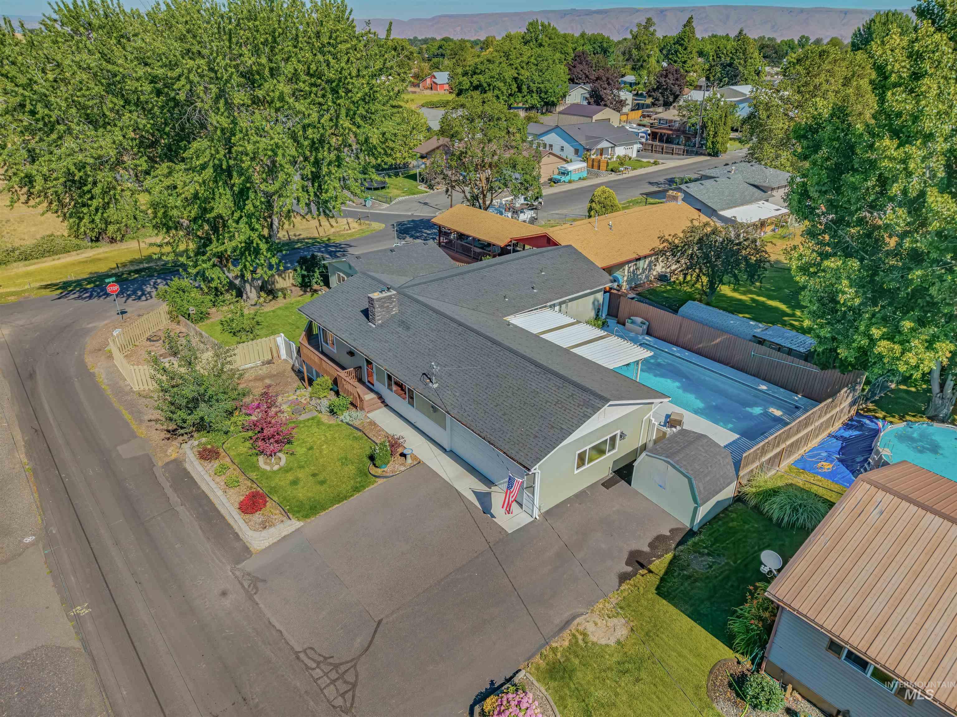 1303 Hemlock Avenue, Lewiston, Idaho 83501, 5 Bedrooms, 3 Bathrooms, Residential For Sale, Price $579,000,MLS 98992834