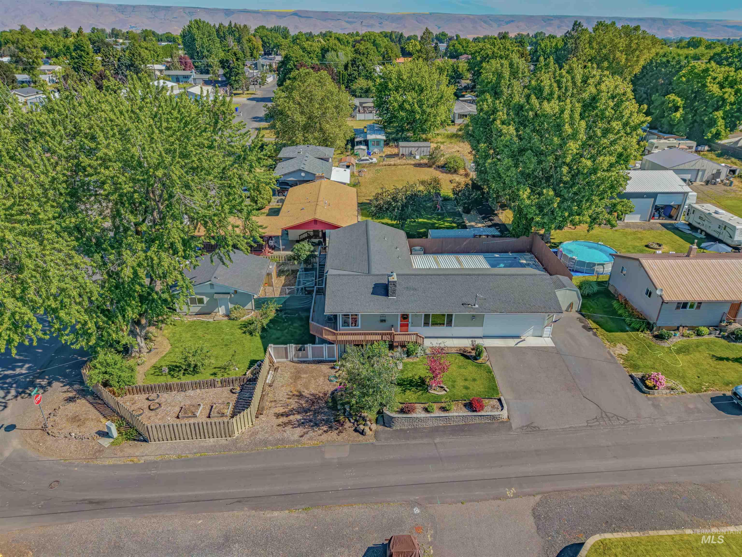 1303 Hemlock Avenue, Lewiston, Idaho 83501, 5 Bedrooms, 3 Bathrooms, Residential For Sale, Price $579,000,MLS 98992834