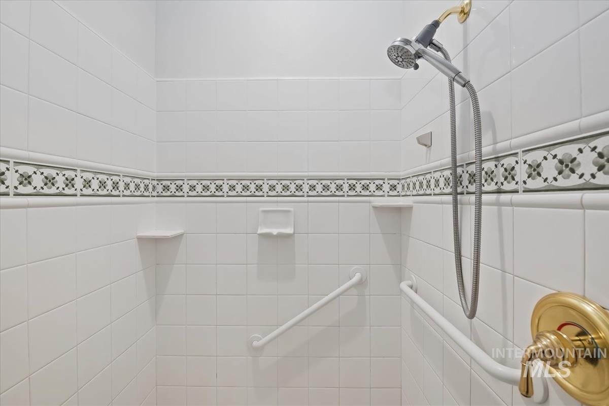 3430 N Plantation River Dr, Garden City, Idaho 83703, 3 Bedrooms, 3 Bathrooms, Residential For Sale, Price $1,230,000,MLS 98992835