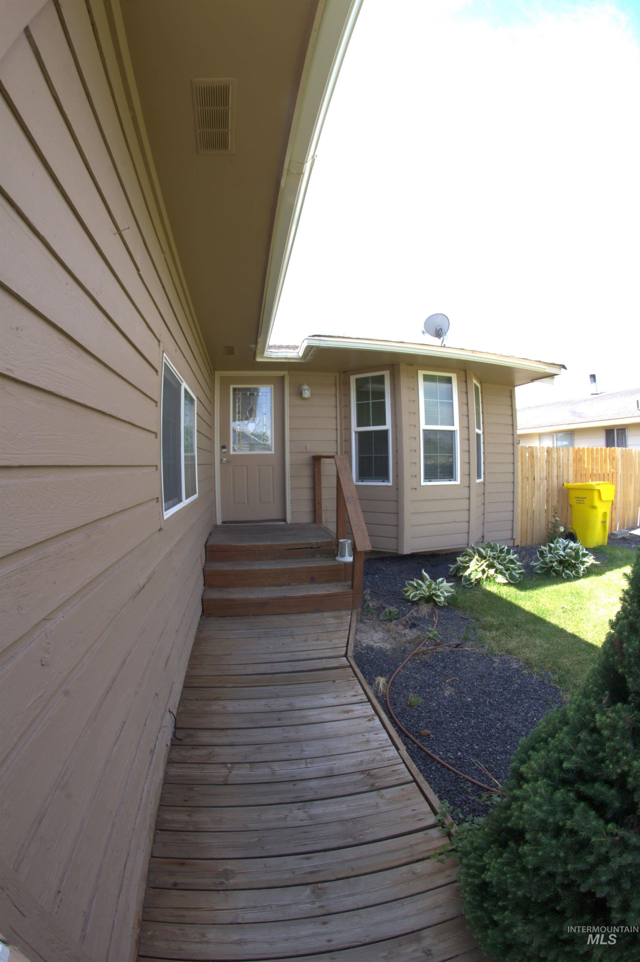 1638 SW 1st PL, Ontario, Oregon 97914, 4 Bedrooms, 2 Bathrooms, Residential For Sale, Price $315,000,MLS 98992839