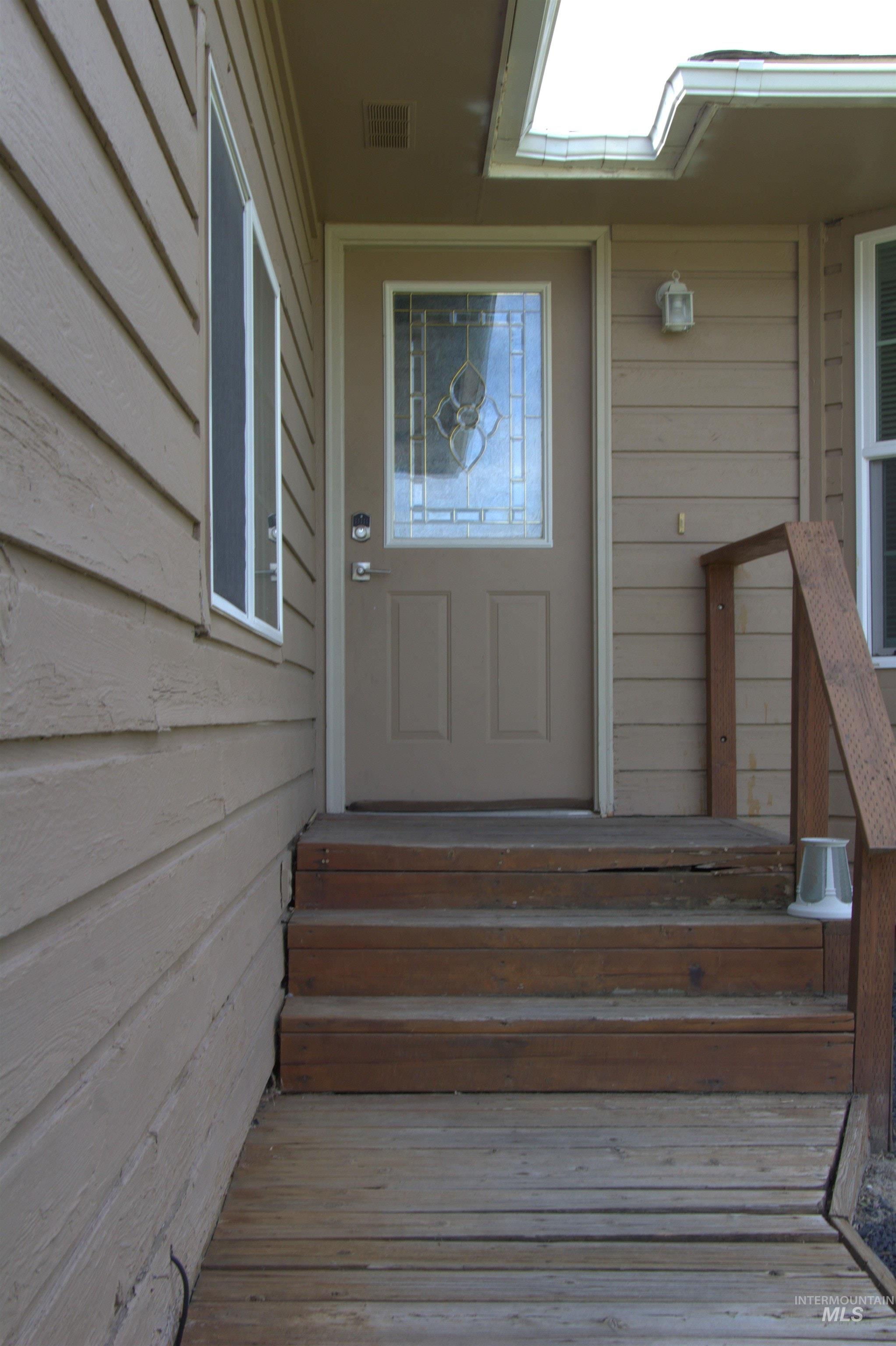 1638 SW 1st PL, Ontario, Oregon 97914, 4 Bedrooms, 2 Bathrooms, Residential For Sale, Price $315,000,MLS 98992839