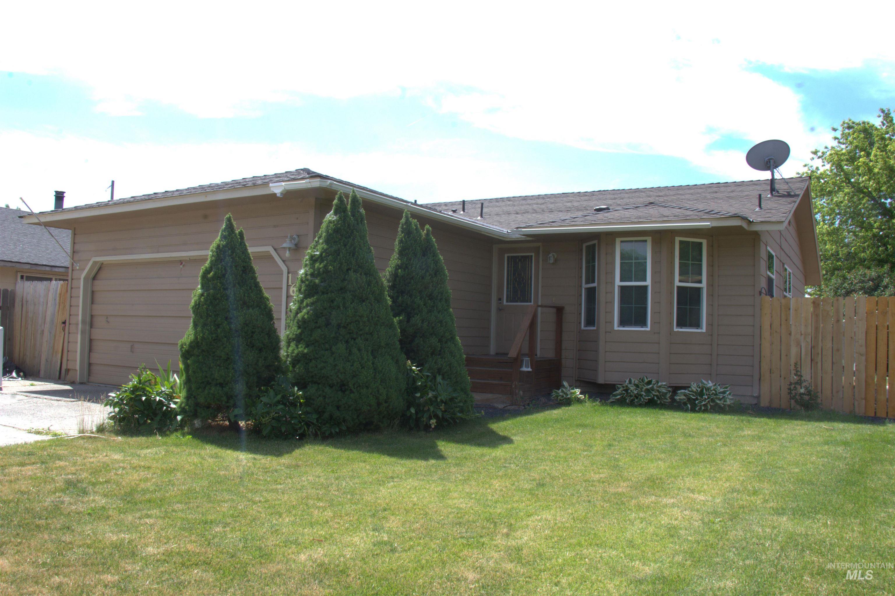1638 SW 1st PL, Ontario, Oregon 97914, 4 Bedrooms, 2 Bathrooms, Residential For Sale, Price $315,000,MLS 98992839