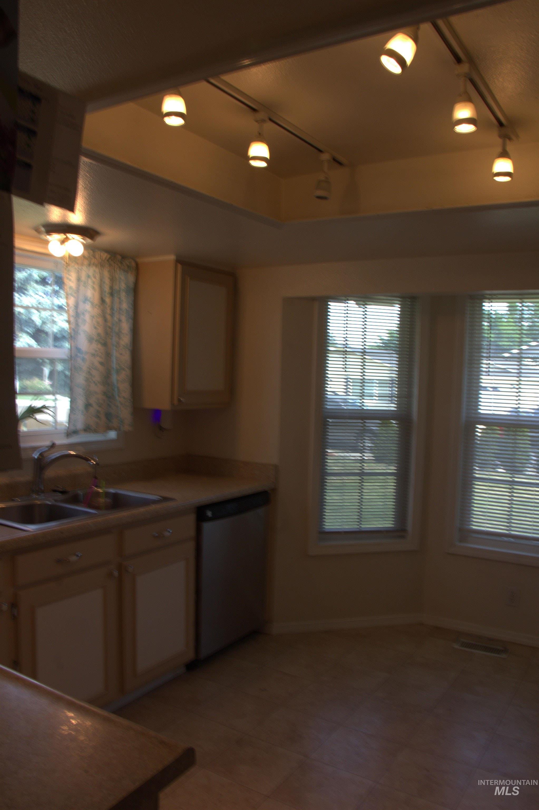 1638 SW 1st PL, Ontario, Oregon 97914, 4 Bedrooms, 2 Bathrooms, Residential For Sale, Price $315,000,MLS 98992839
