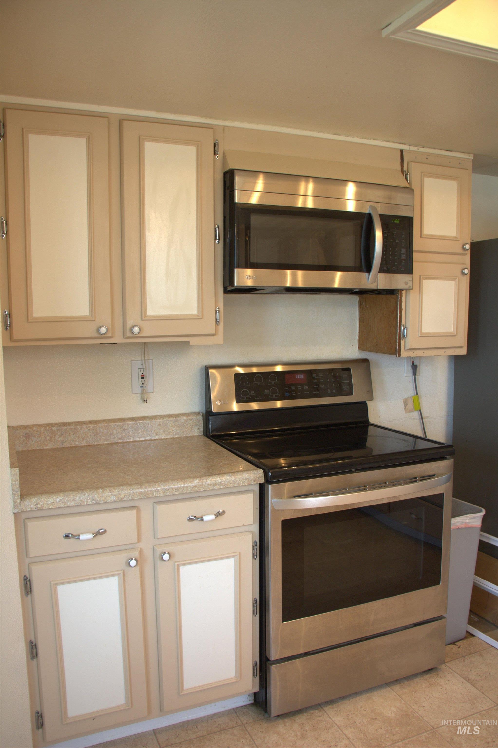 1638 SW 1st PL, Ontario, Oregon 97914, 4 Bedrooms, 2 Bathrooms, Residential For Sale, Price $315,000,MLS 98992839