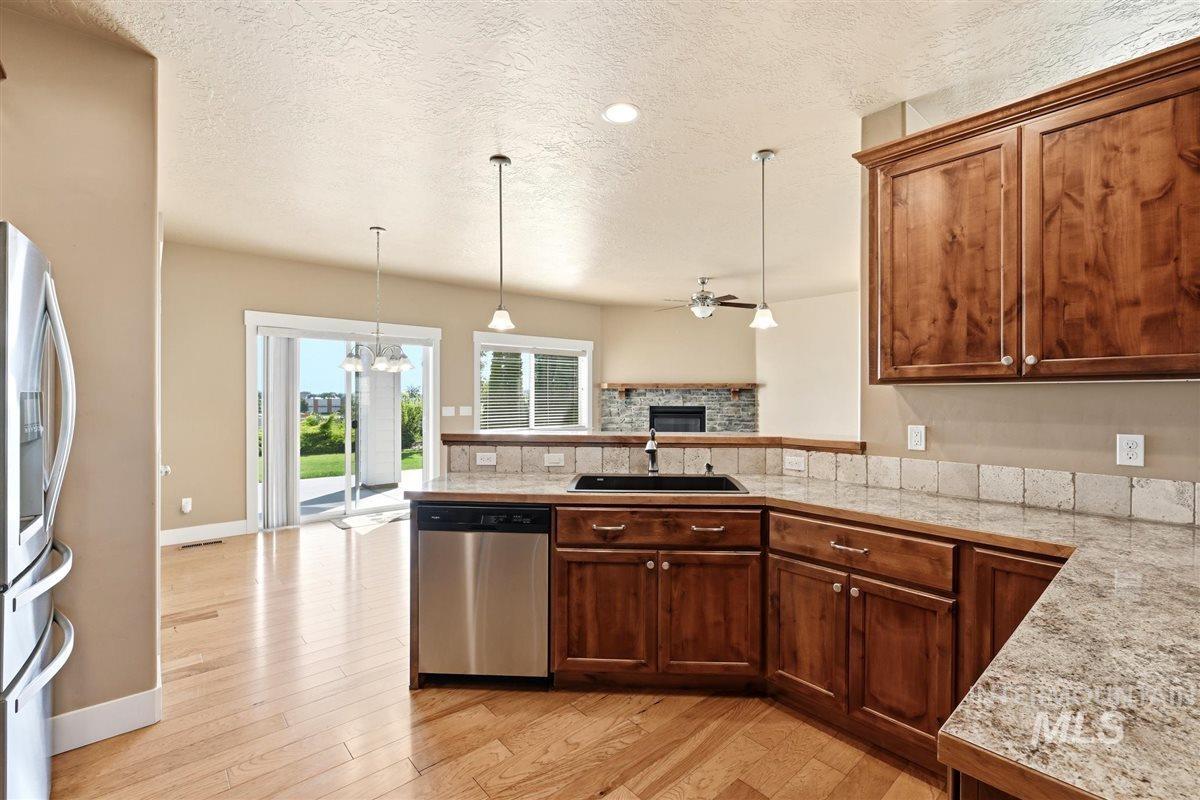 12876 S Salorgne Way, Nampa, Idaho 83686, 3 Bedrooms, 2 Bathrooms, Residential For Sale, Price $499,900,MLS 98992867