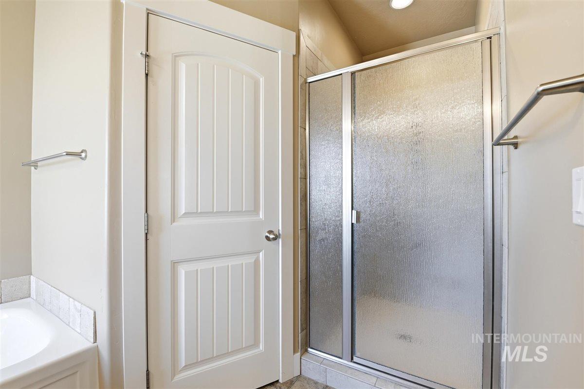 12876 S Salorgne Way, Nampa, Idaho 83686, 3 Bedrooms, 2 Bathrooms, Residential For Sale, Price $499,900,MLS 98992867