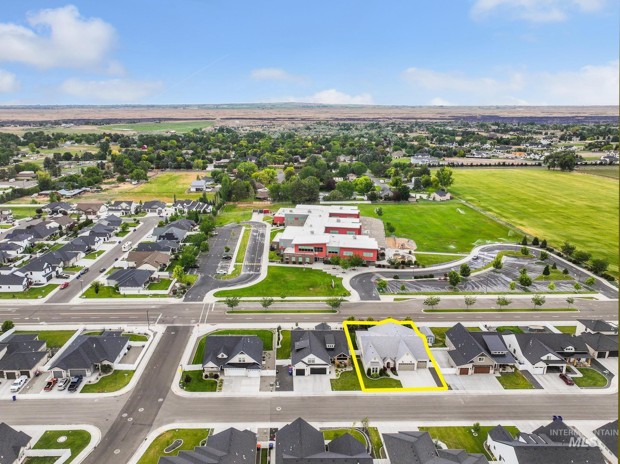 3131 Moonrise Rd, Twin Falls, Idaho 83301, 4 Bedrooms, 2.5 Bathrooms, Residential For Sale, Price $750,000,MLS 98992890