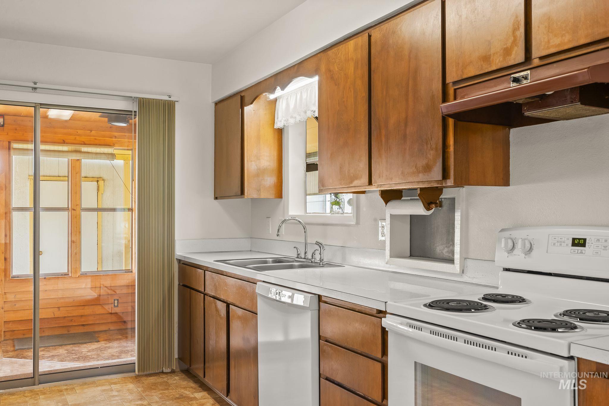 1721 3rd Street, Lewiston, Idaho 83501, 2 Bedrooms, 1 Bathroom, Residential For Sale, Price $375,000,MLS 98992898